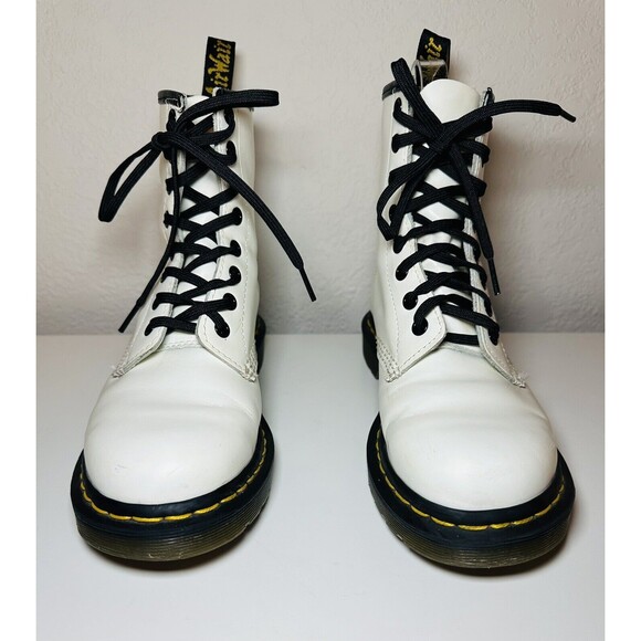 Doc Dr‎ Martens Air Wair 11821 White Combat Boots Women’s Size 7 US 38 EU - Picture 2 of 10